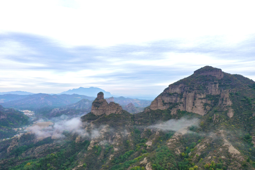 崇山峻岭.jpg